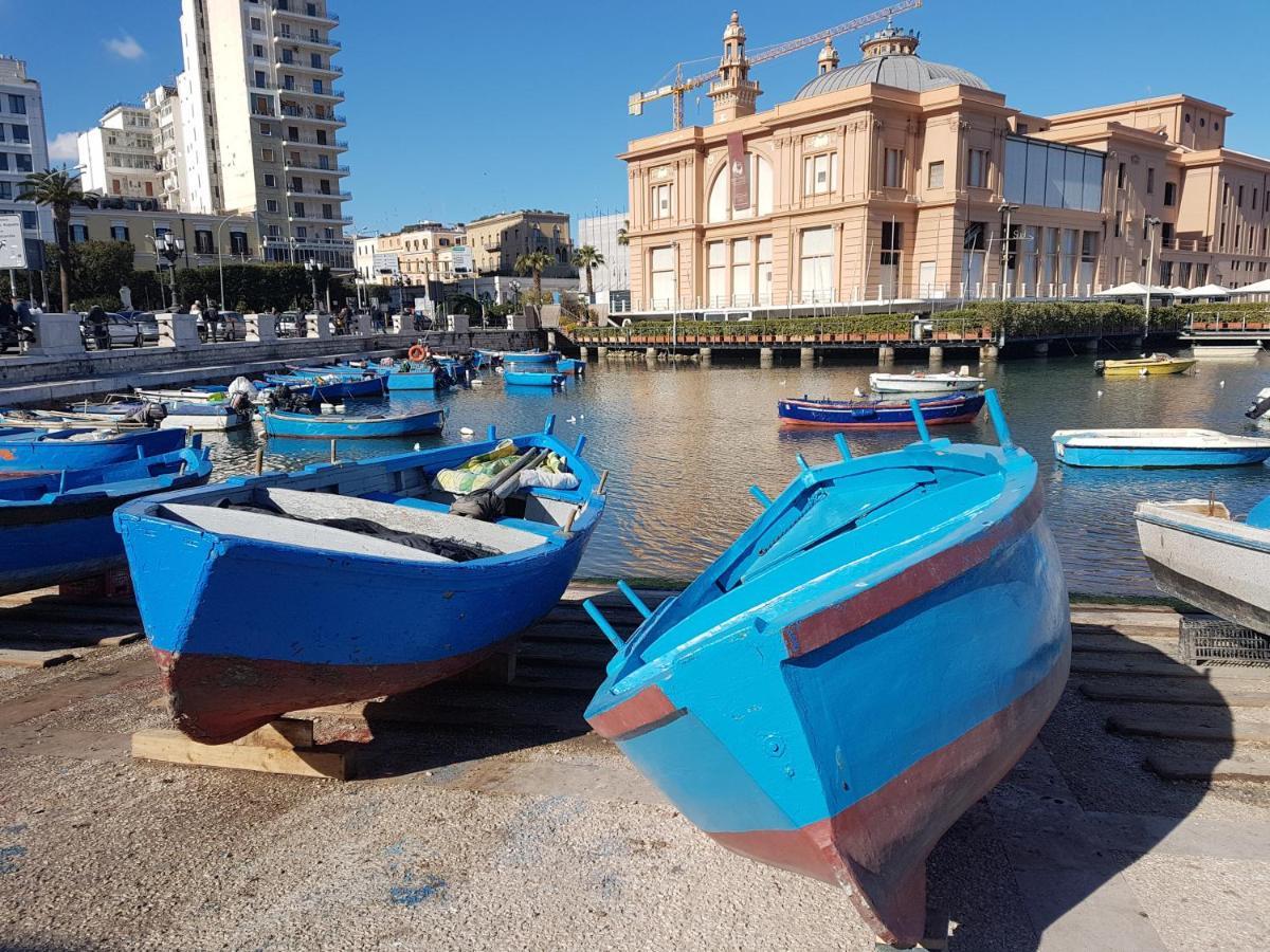 Simpson - Aeroporto Di Bari - Affittacamere Buitenkant foto
